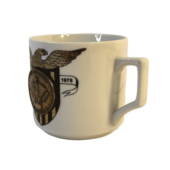 Breweriana Commemorative Bicentennial Minuteman Coin Eagle Emblem Mug 12oz RARE - Picture 4 of 6